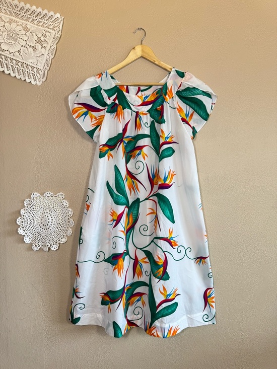 Hilo Hattie Dresses & Skirts - Hilo Hattie Vintage 70s/80s White Bird of Paradise Hawaiian Midi Dress| Size M